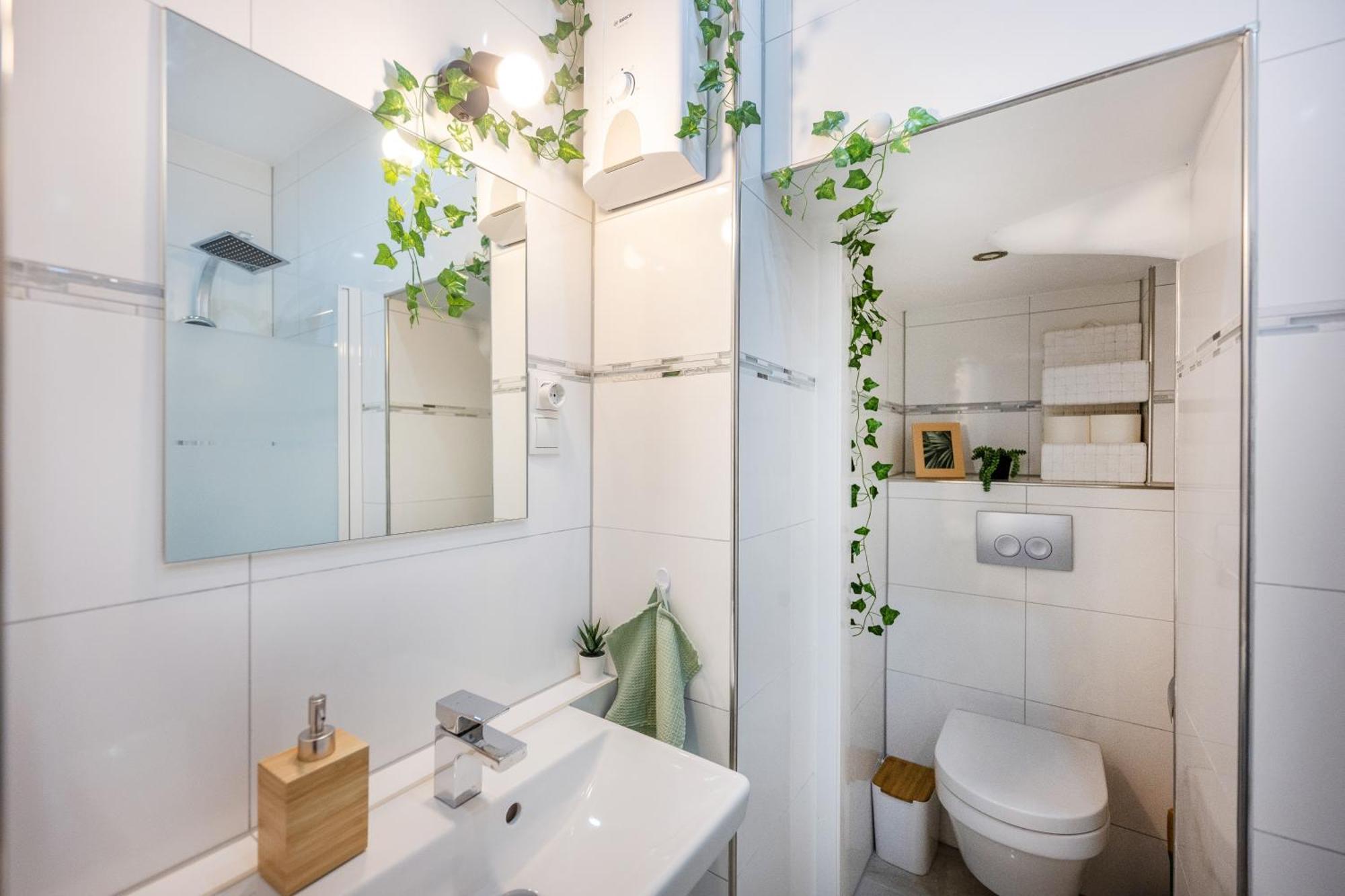 Wohlfuehlwohnung Mit 25 Qm Terrasse, Netflix Koblenz  Eksteriør bilde