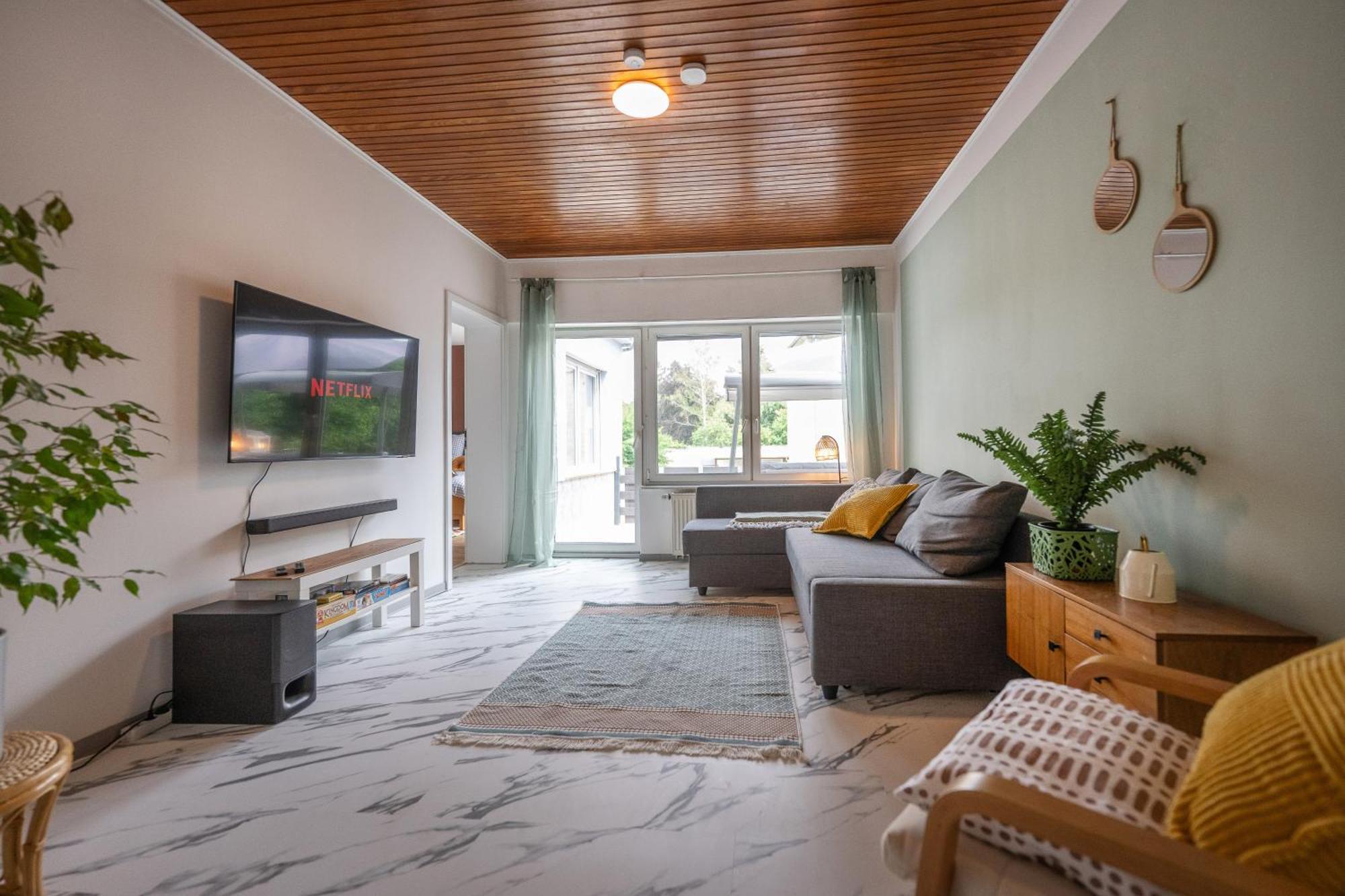 Wohlfuehlwohnung Mit 25 Qm Terrasse, Netflix Koblenz  Eksteriør bilde